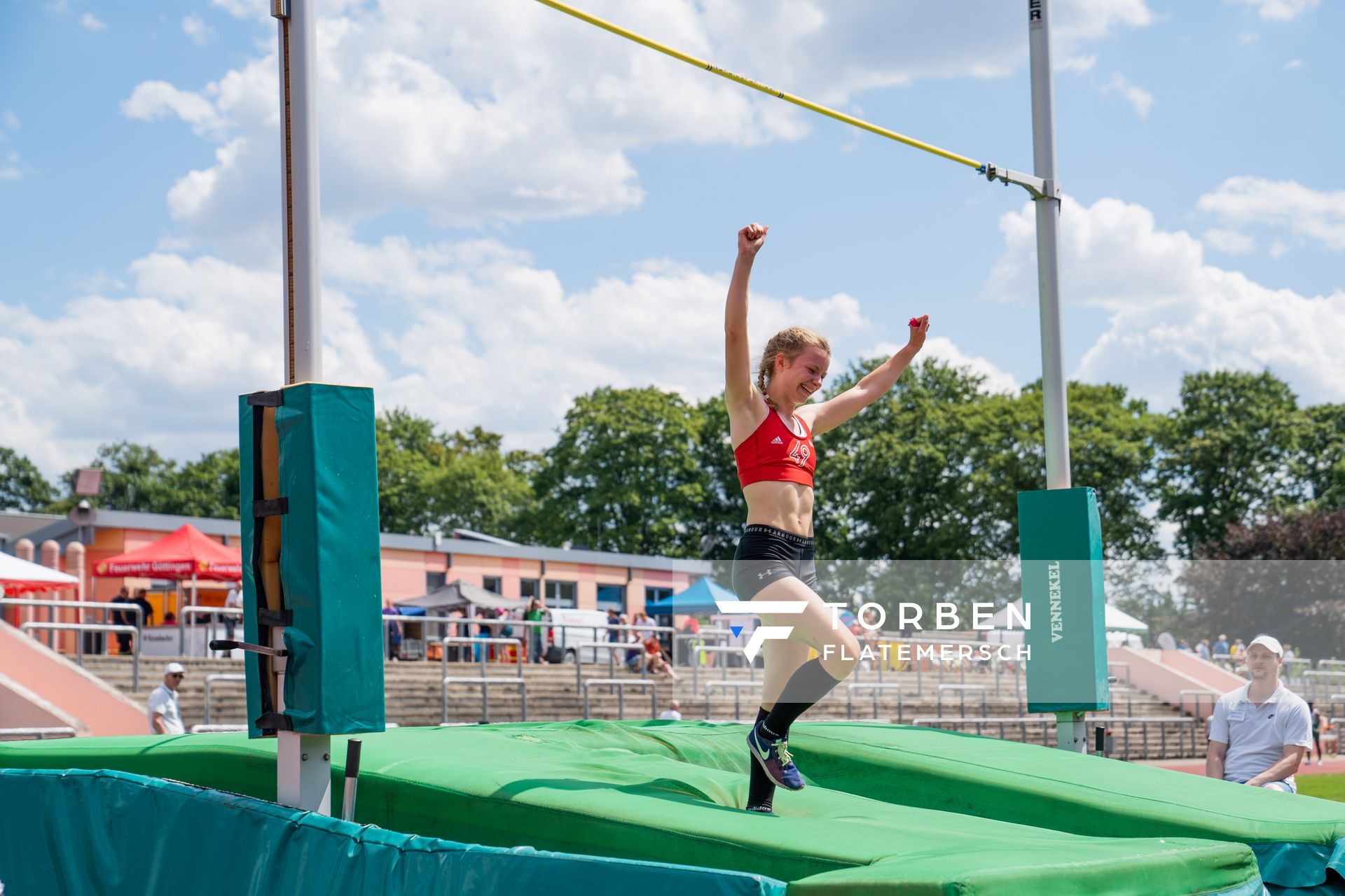 Tanja Unverzagt (MTV 49 Holzminden) im Stabhochsprung am 03.07.2022 waehrend den NLV+BLV Leichtathletik-Landesmeisterschaften im Jahnstadion in Goettingen (Tag 1)